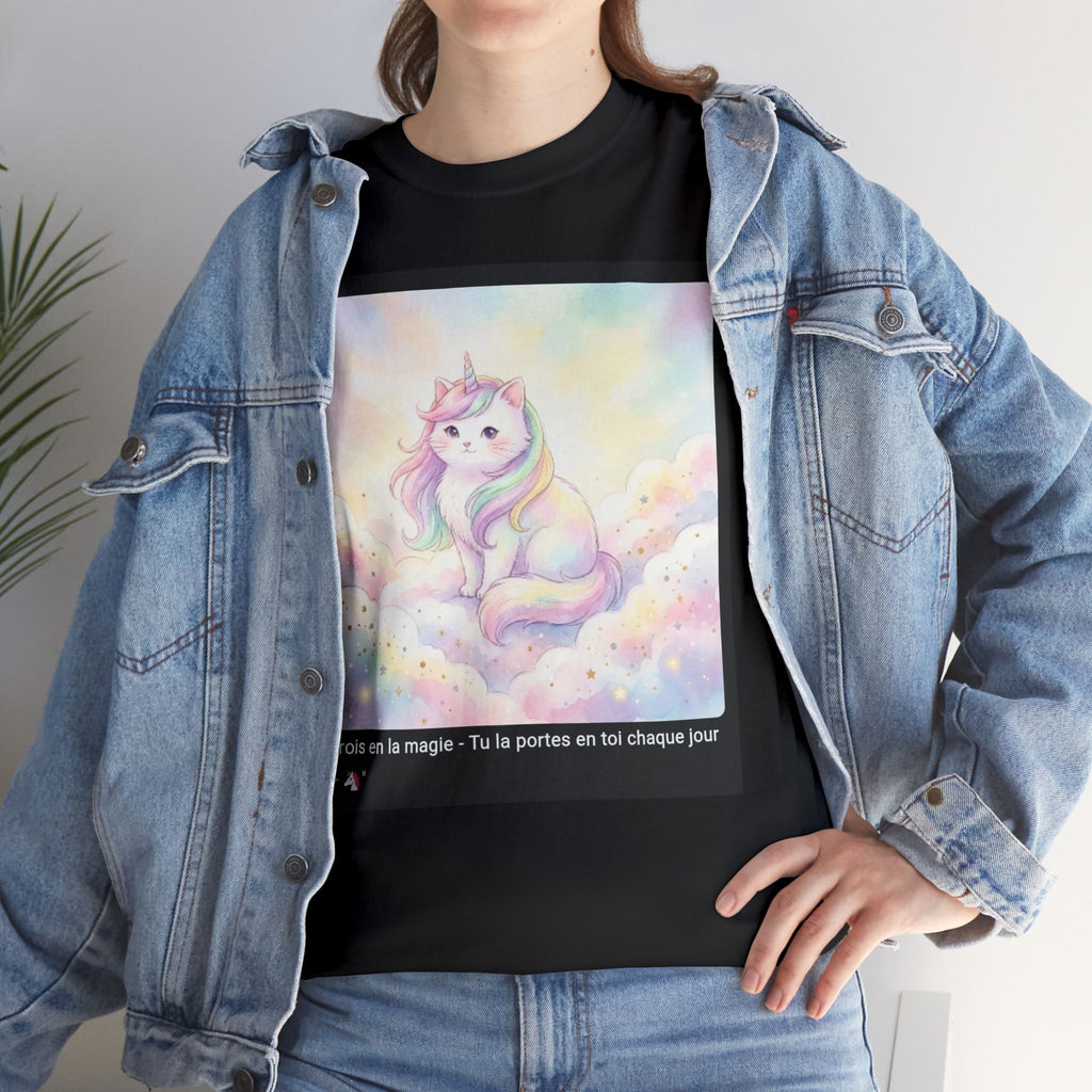 👕 T-SHIRT CHAT LICORNE - Design Féerique Arc-en-Ciel  ✨ "Crois en la magie" - Porte l'enchantement !