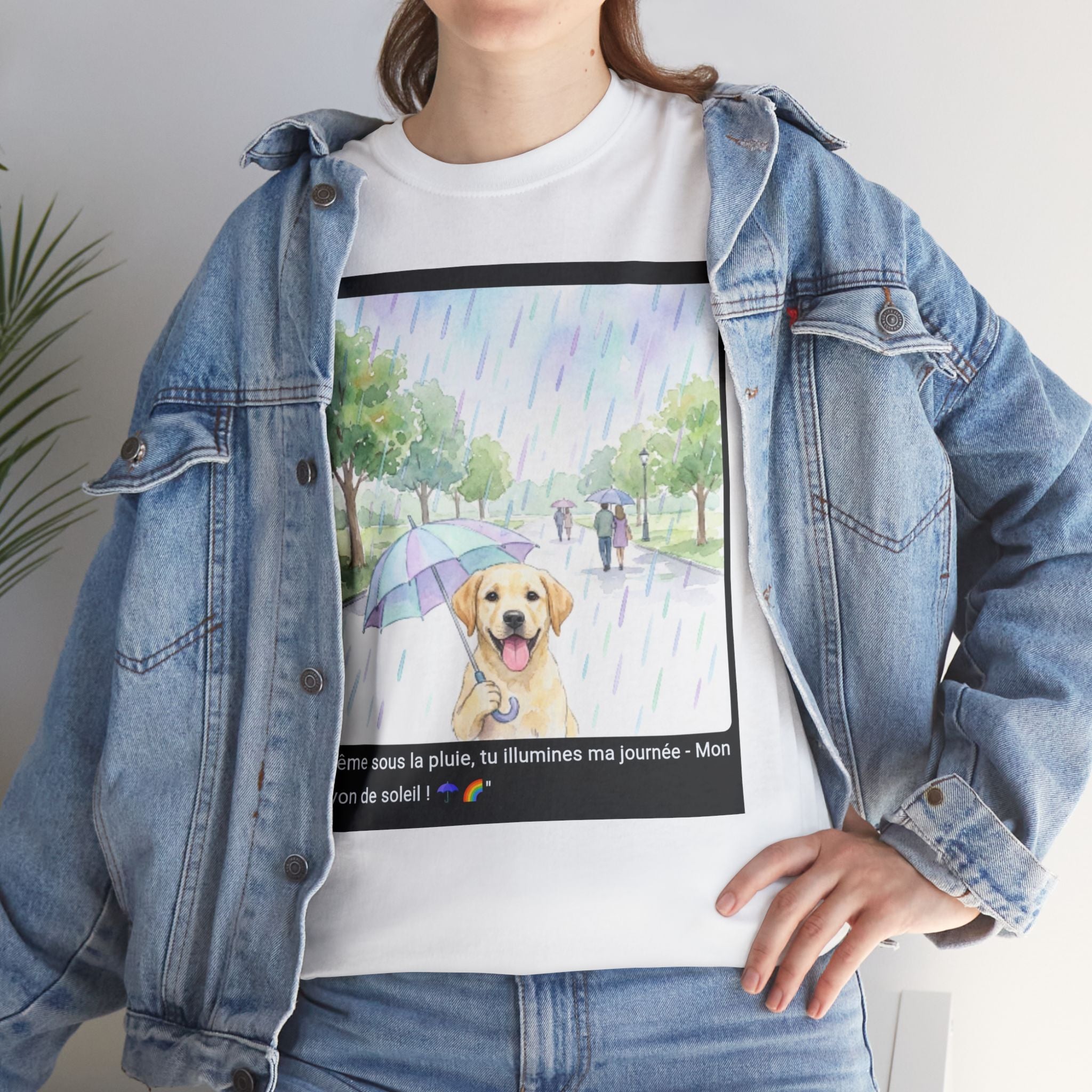 👕 T-SHIRT LABRADOR PARAPLUIE - Design Printanier Joyeux  ☂️ "Même sous la pluie, tu illumines ma journée" - Porte l'optimisme !