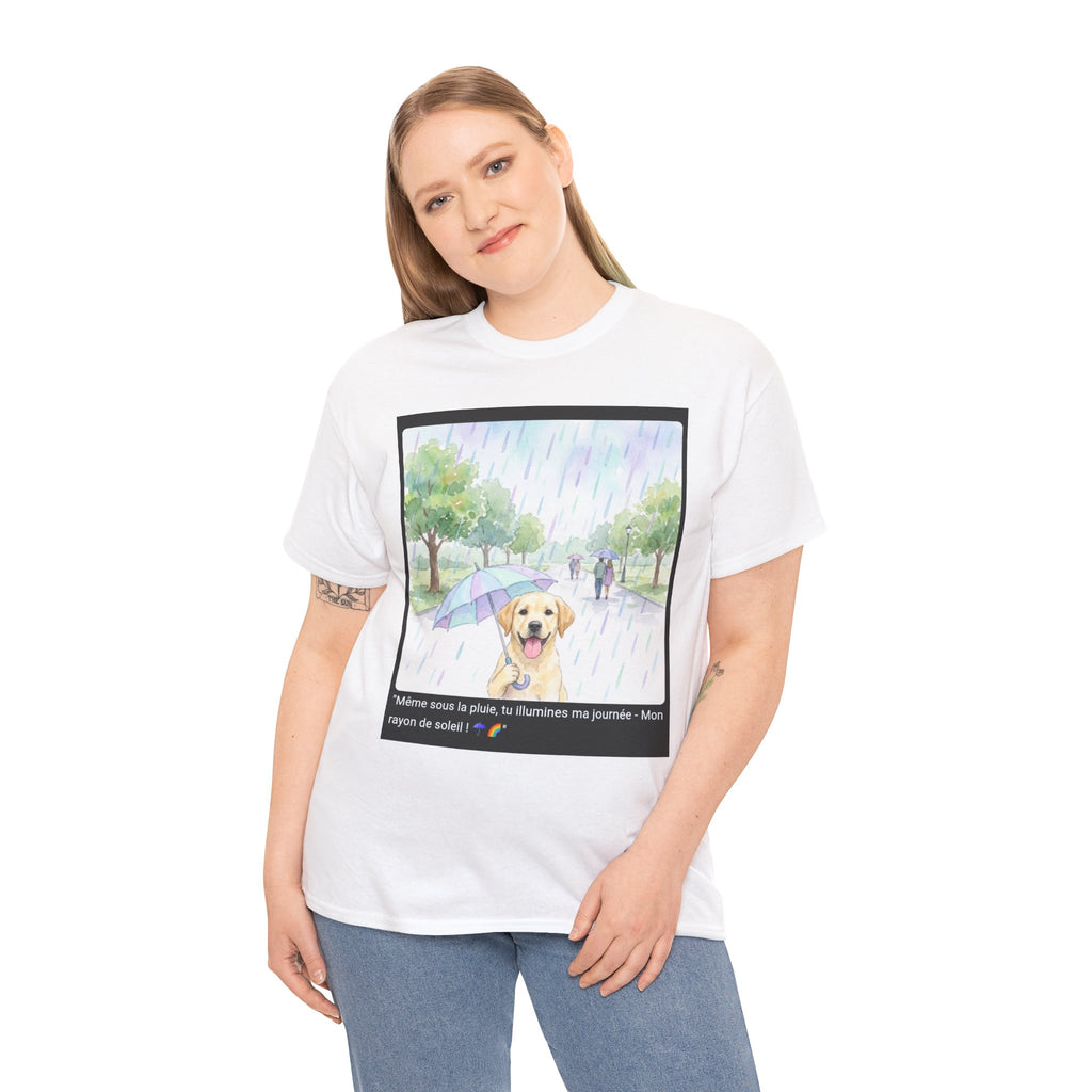 👕 T-SHIRT LABRADOR PARAPLUIE - Design Printanier Joyeux  ☂️ "Même sous la pluie, tu illumines ma journée" - Porte l'optimisme !