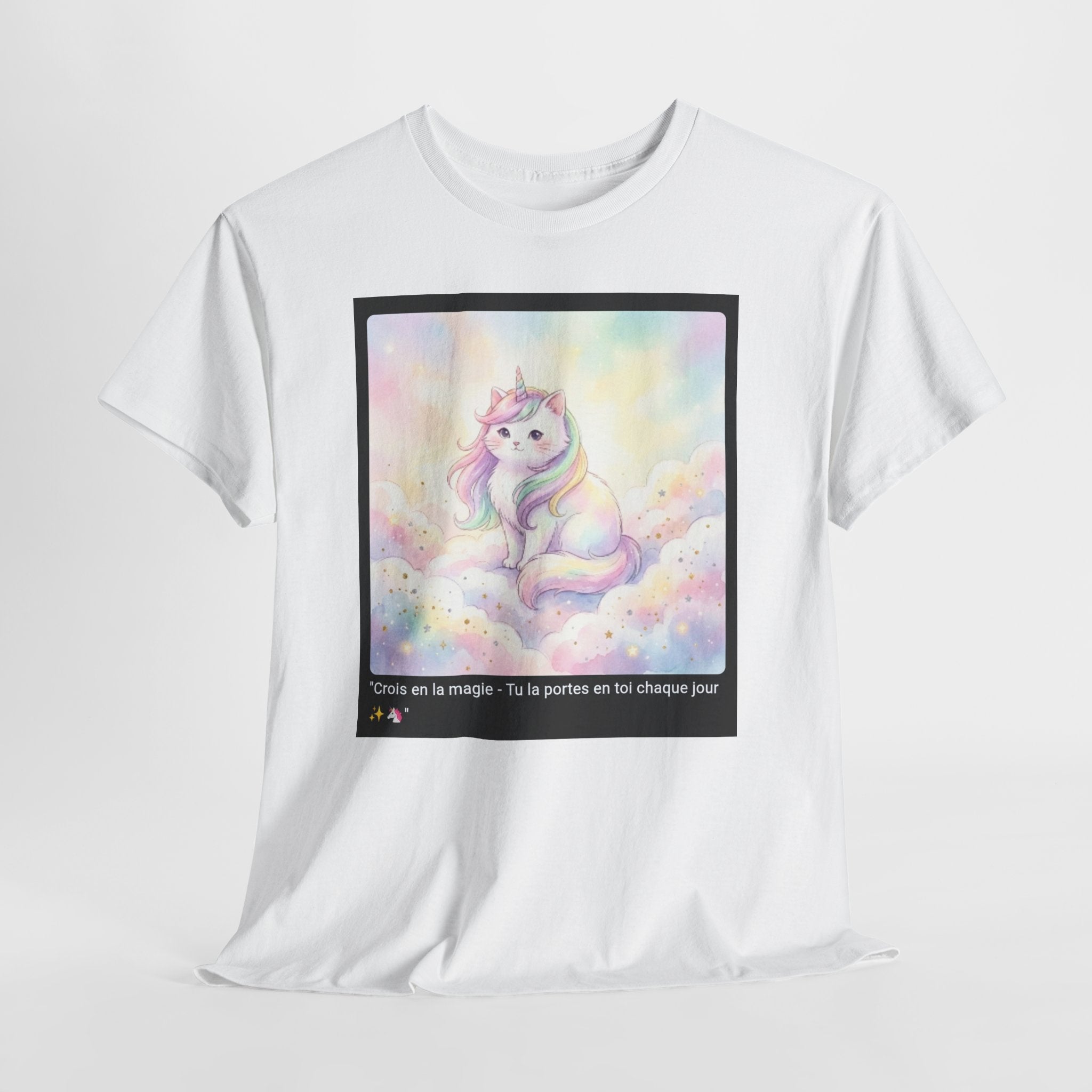 👕 T-SHIRT CHAT LICORNE - Design Féerique Arc-en-Ciel  ✨ "Crois en la magie" - Porte l'enchantement !