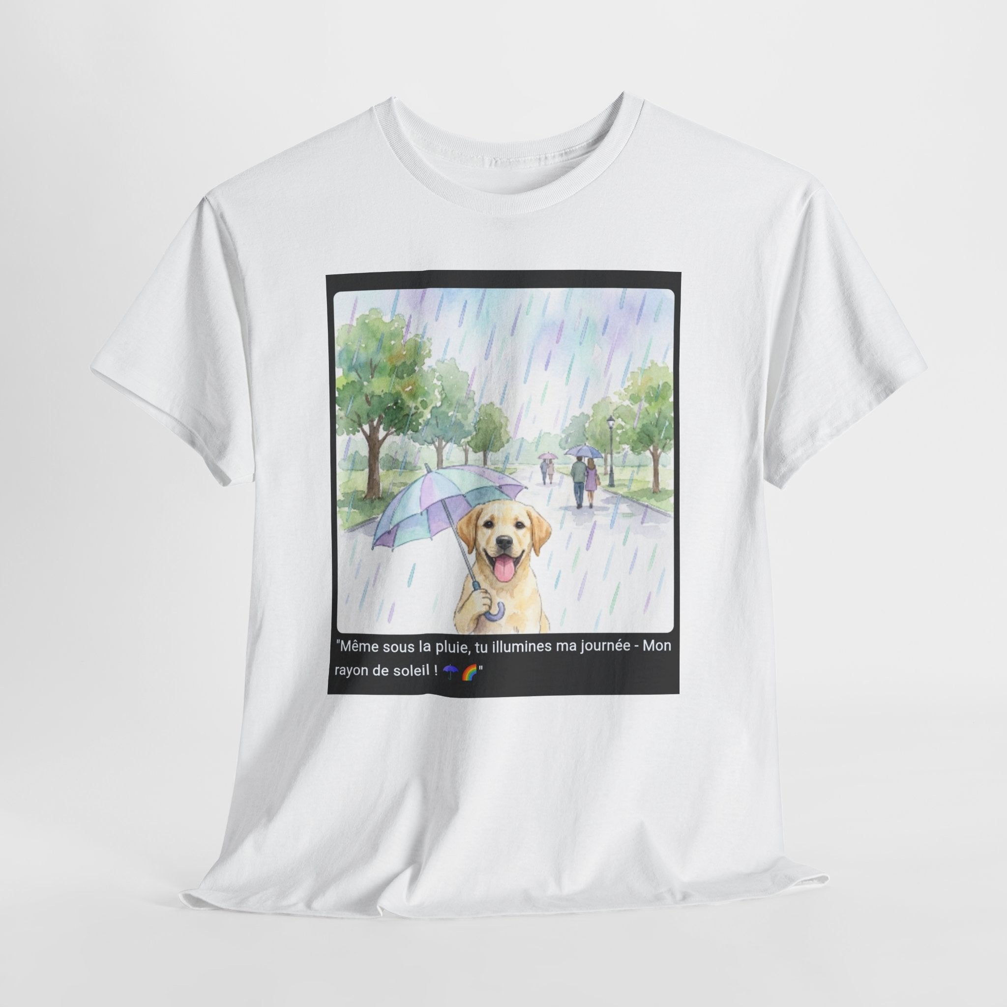 👕 T-SHIRT LABRADOR PARAPLUIE - Design Printanier Joyeux  ☂️ "Même sous la pluie, tu illumines ma journée" - Porte l'optimisme !