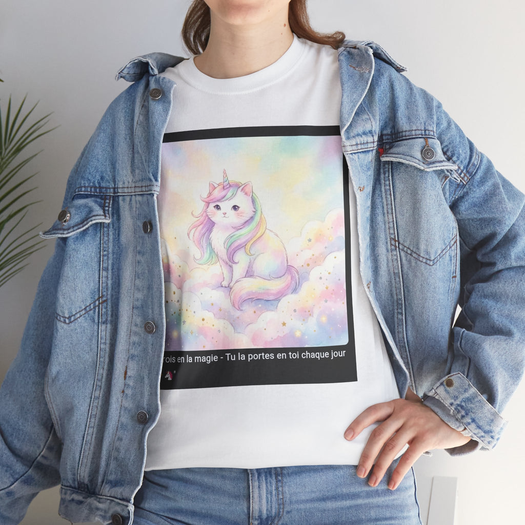 👕 T-SHIRT CHAT LICORNE - Design Féerique Arc-en-Ciel  ✨ "Crois en la magie" - Porte l'enchantement !