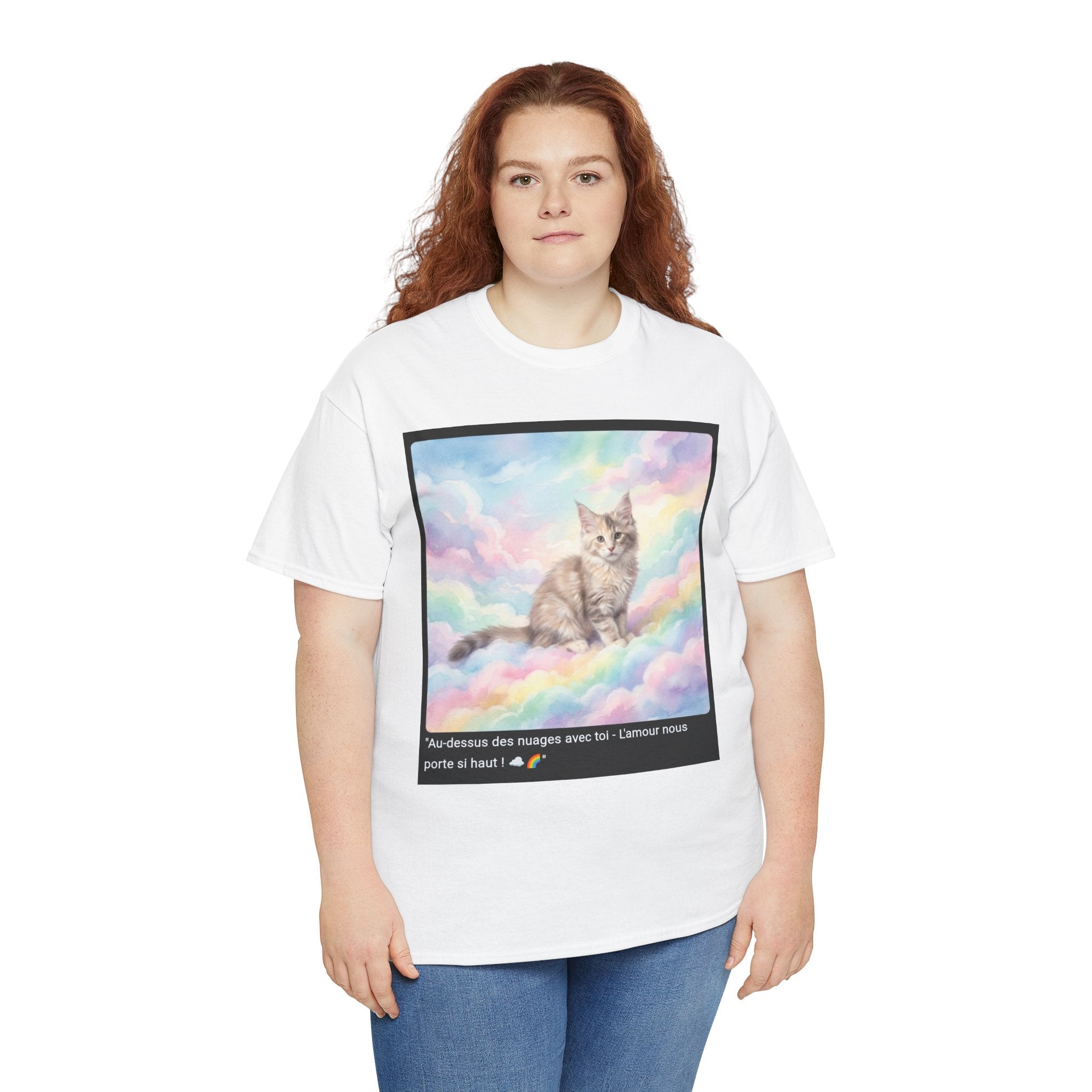 👕 T-SHIRT MAINE COON NUAGES - Design Céleste Arc-en-Ciel  ☁️ "Au-dessus des nuages avec toi" - Porte l'élévation !